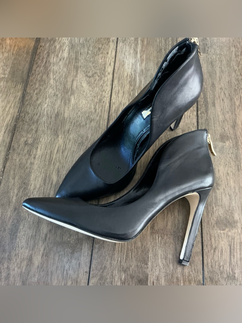 Classic Black Pointed-Toe Stiletto Pumps - Women's